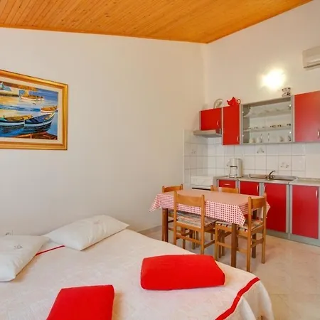 Fuer 4 Personen Ca 36 Qm In Pula, Istrien Istrische Riviera Appartement *